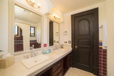 Luxury Villa Photo #26