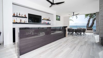 Luxury Villa Photo #16