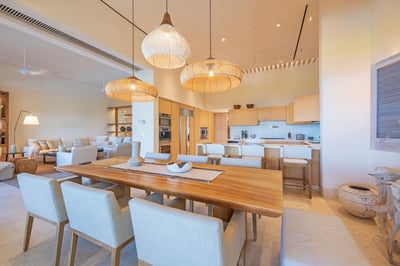 Luxury Villa Photo #13