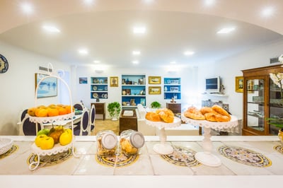 Luxury Villa Photo #12