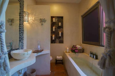 Luxury Villa Photo #18