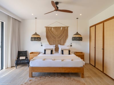 Luxury Villa Photo #46