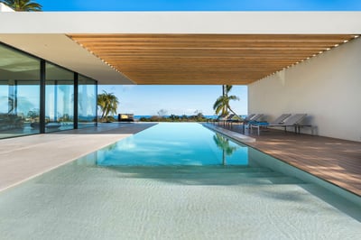 Luxury Villa Photo #5