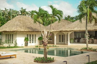 Luxury Villa Photo #3
