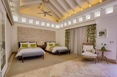 Luxury Villa Photo #43