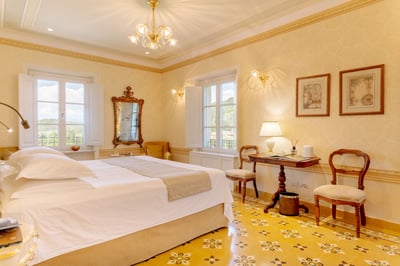 Luxury Villa Photo #37
