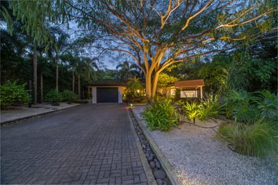 Luxury Villa Photo #41