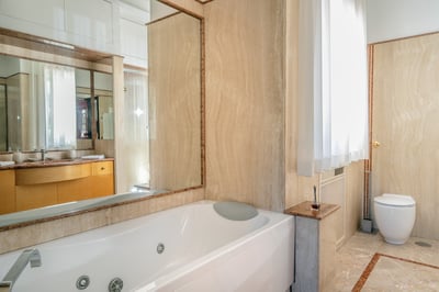 Luxury Villa Photo #27