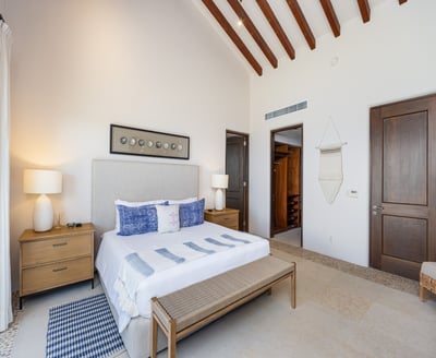 Luxury Villa Photo #38
