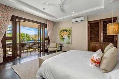 Luxury Villa Photo #38