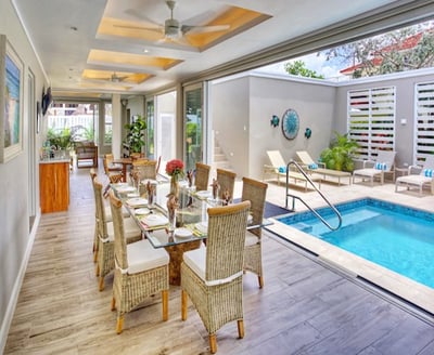 Luxury Villa Photo #3