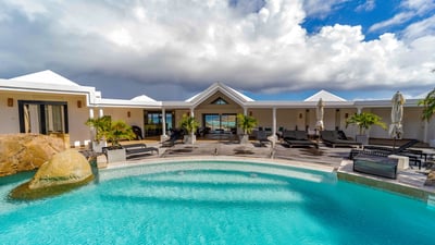 Luxury Villa Photo #5