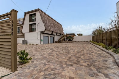 Luxury Villa Photo #3