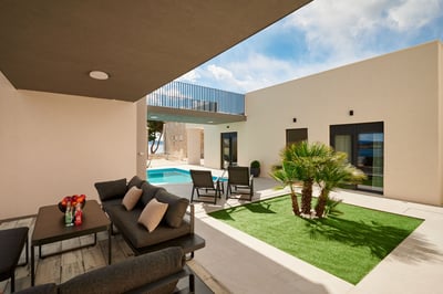 Luxury Villa Photo #17