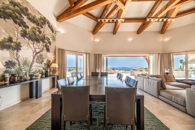 Luxury Villa Photo #12