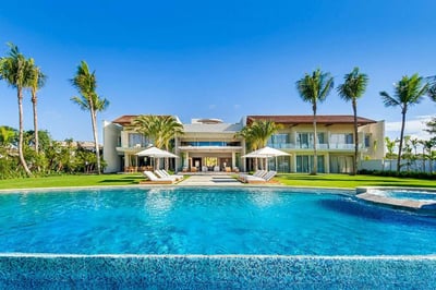 Luxury Villa Photo #2