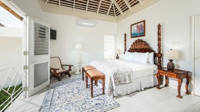 Luxury Villa Photo #14