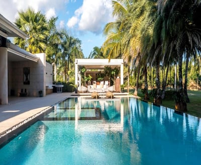 Luxury Villa Photo #2