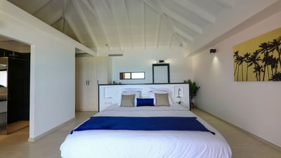 Luxury Villa Photo #31