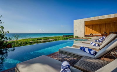 Luxury Villa Photo #3