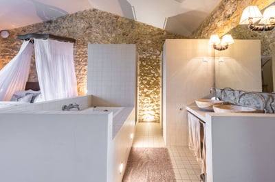 Luxury Villa Photo #26