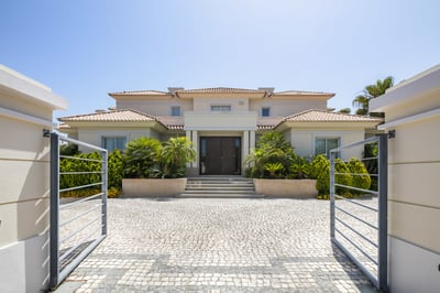Luxury Villa Photo #8