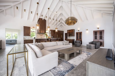 Luxury Villa Photo #26