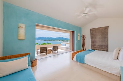 Luxury Villa Photo #63