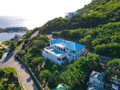 Luxury Villa Photo #7