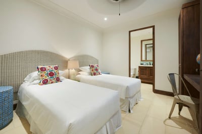 Luxury Villa Photo #27