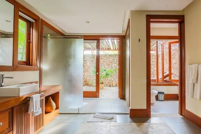 Luxury Villa Photo #33