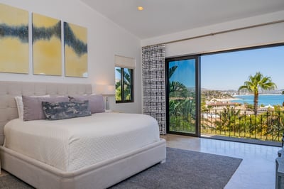 Luxury Villa Photo #29