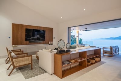 Luxury Villa Photo #13