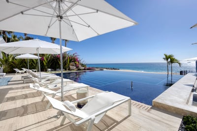 Luxury Villa Photo #6