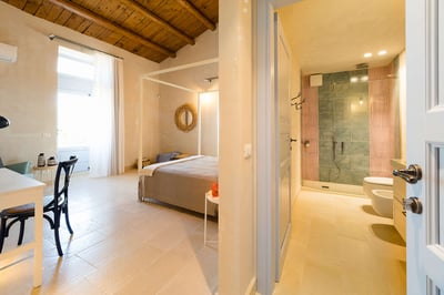 Luxury Villa Photo #34