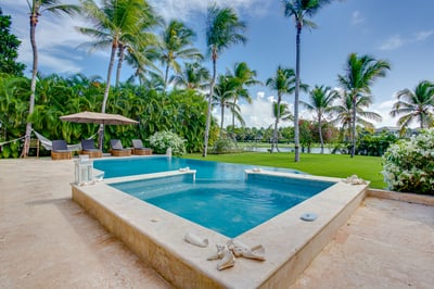 Luxury Villa Photo #6