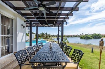 Luxury Villa Photo #17