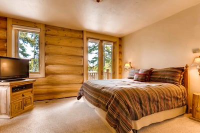 Main floor king suite