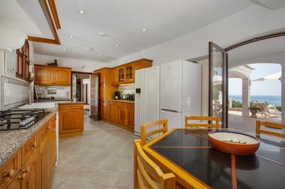 Luxury Villa Photo #13