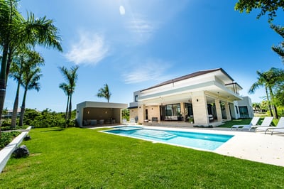 Luxury Villa Photo #3