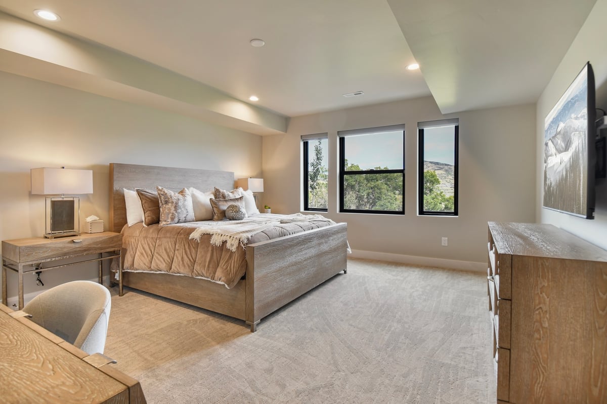 Mayflower Lakeside 942