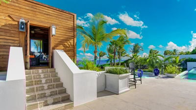 Luxury Villa Photo #13