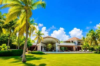 Luxury Villa Photo #4