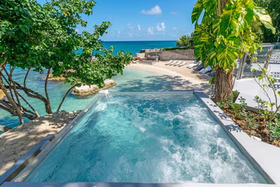 Luxury Villa Photo #6