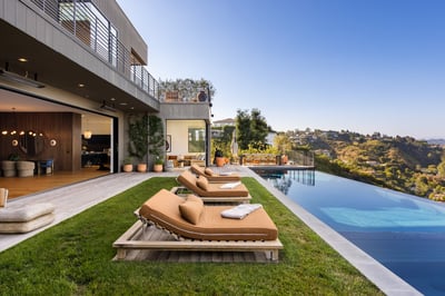 Luxury Villa Photo #3