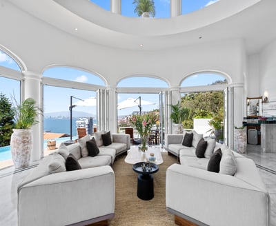 Luxury Villa Photo #28