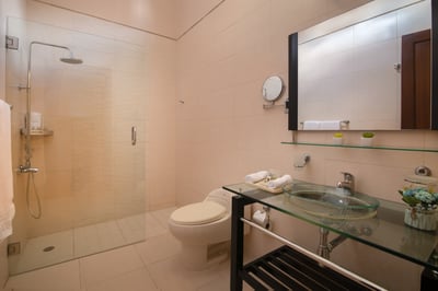Luxury Villa Photo #16