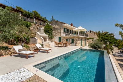 Luxury Villa Photo #2