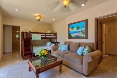 Luxury Villa Photo #36