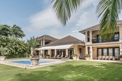 Luxury Villa Photo #2